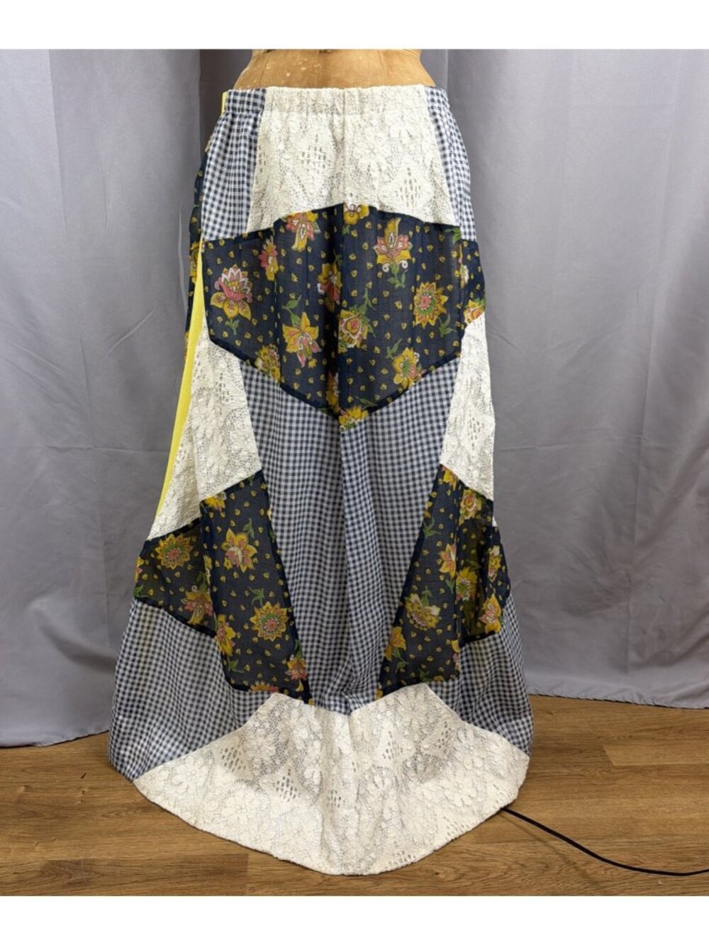 Vintage 70s Chessa Davis Patchwork Gingham Floral Lace Maxi Skirt Cottagecore M